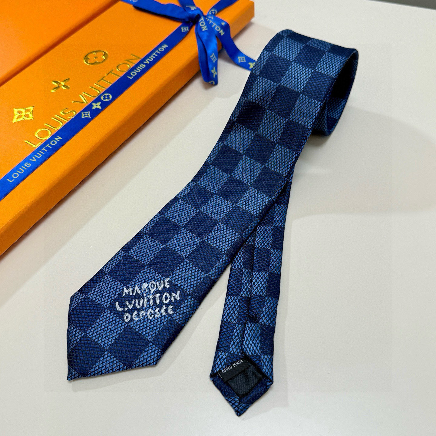 チェック柄 ネクタイ ルイヴィトン風 結婚式 ホスト 衣装 高級シルク調 光沢 ライトブルー - 画像 4
