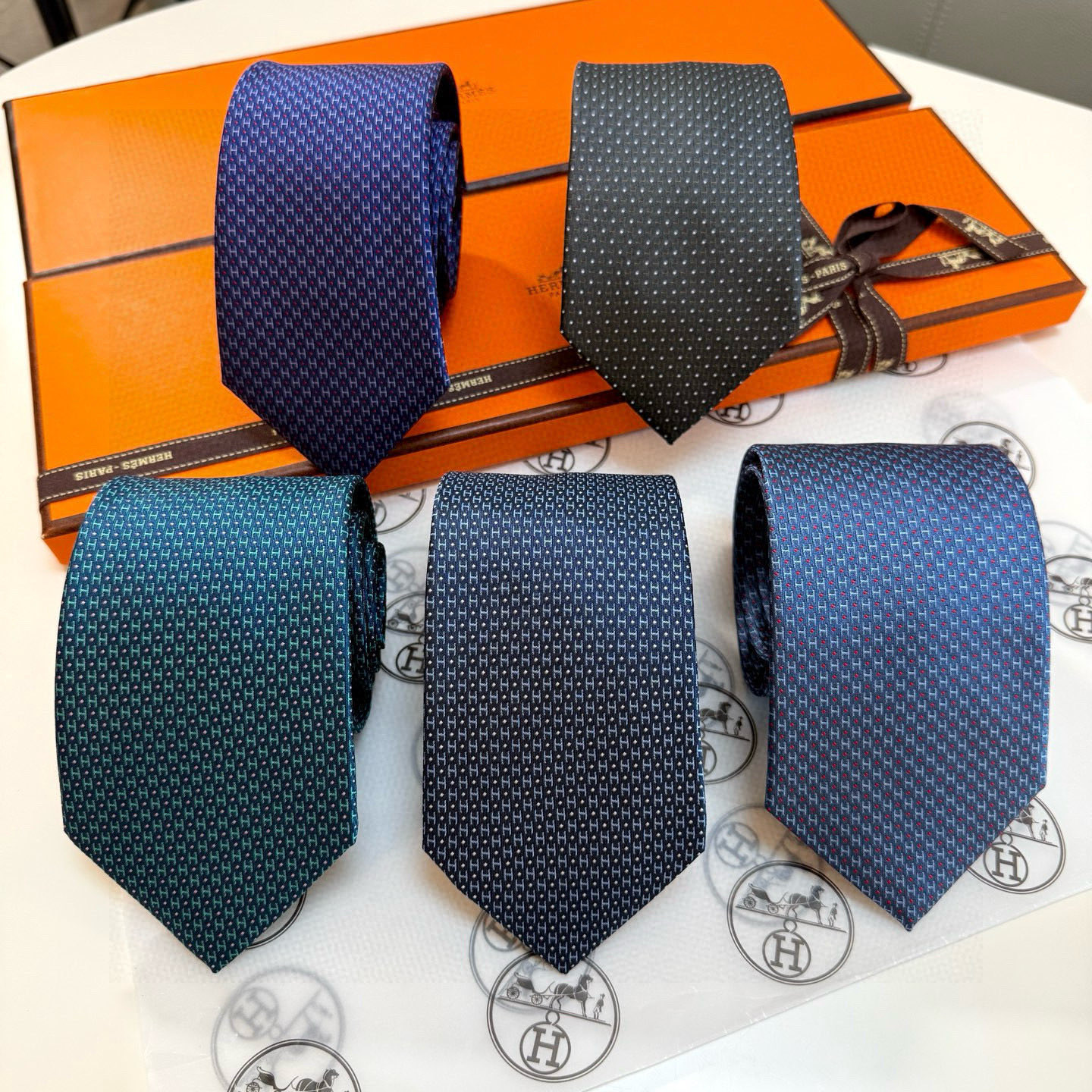 H織り ネクタイ ハイブランド調 結婚式 ホスト 衣装 高級シルク調 光沢 ネイビー - 画像 4