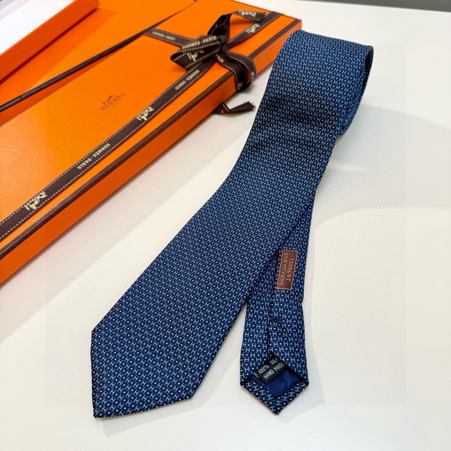 H織り ネクタイ ハイブランド調 結婚式 ホスト 衣装 高級シルク調 光沢 ネイビー - 画像 6