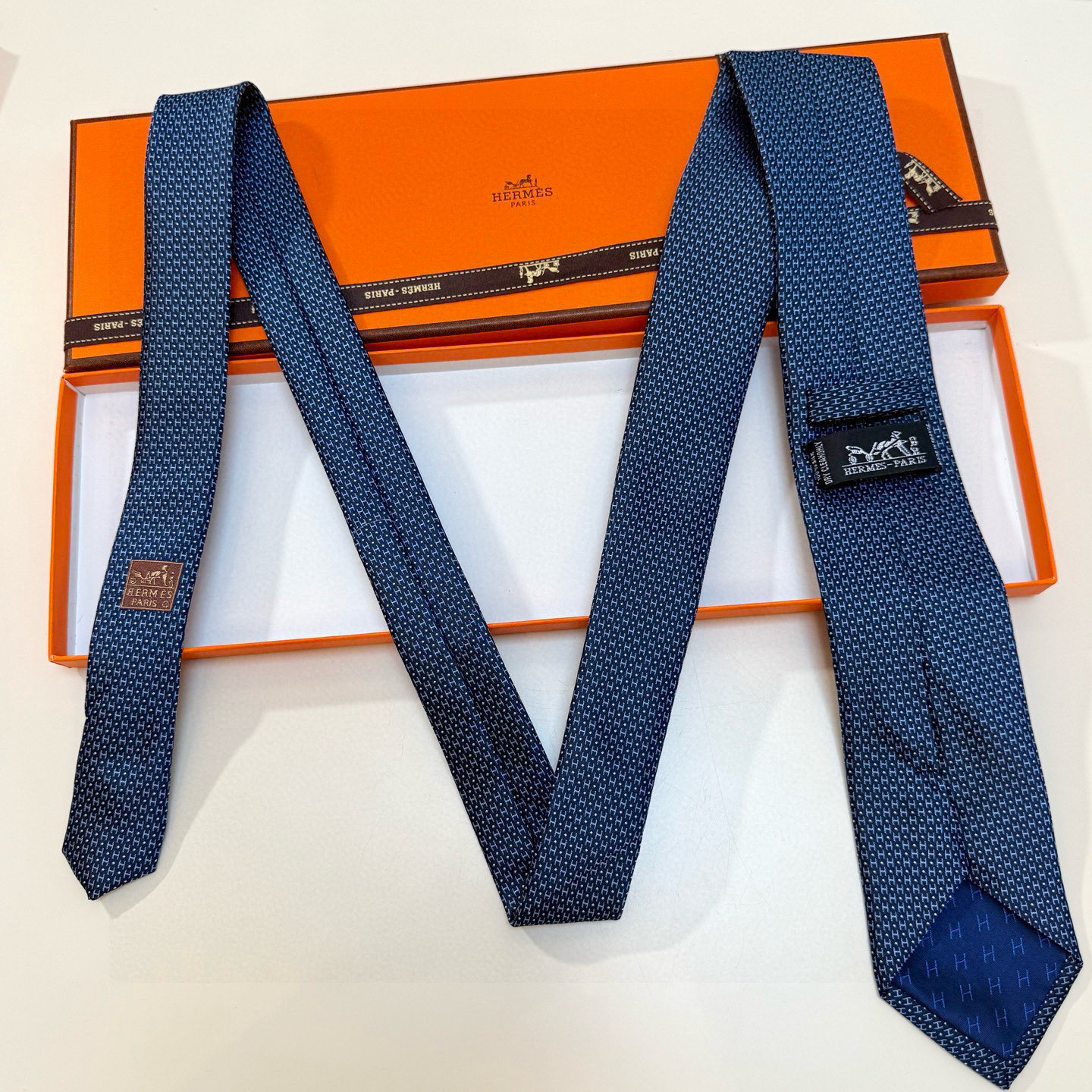 H織り ネクタイ ハイブランド調 結婚式 ホスト 衣装 高級シルク調 光沢 ネイビー - 画像 7