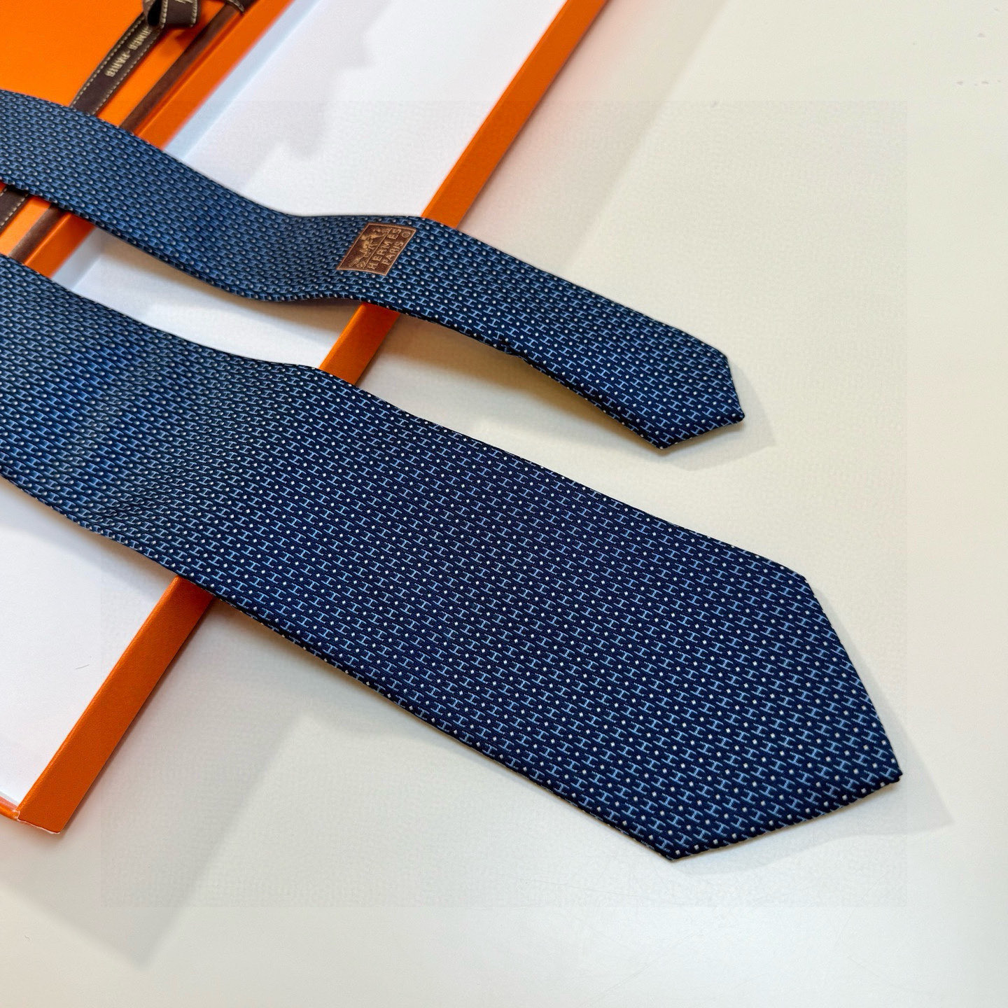 H織り ネクタイ ハイブランド調 結婚式 ホスト 衣装 高級シルク調 光沢 ネイビー - 画像 8