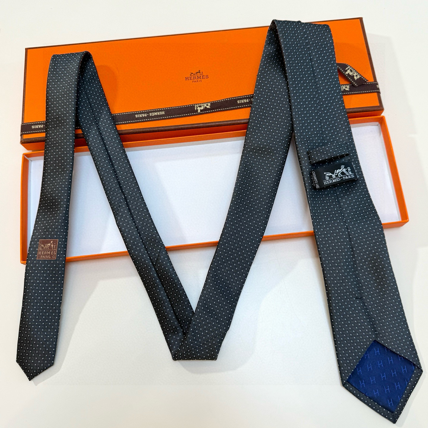 H織り ネクタイ ハイブランド調 結婚式 ホスト 衣装 高級シルク調 光沢 ネイビー - 画像 9