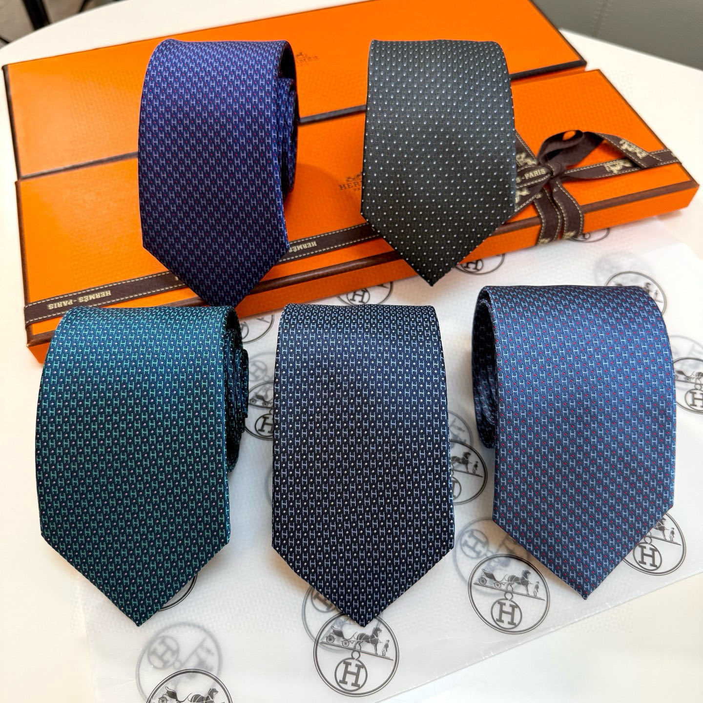 H織り ネクタイ ハイブランド調 結婚式 ホスト 衣装 高級シルク調 光沢 ネイビー - 画像 4