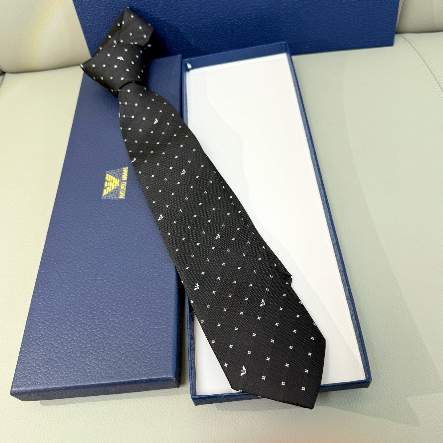 エンポリオアルマーニ風 ネクタイ ホスト パーティ 結婚式 高級シルク調 光沢 黒 - 画像 4