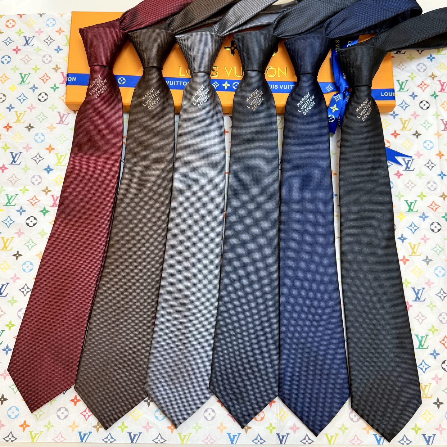 ダミエ柄 ネクタイ ルイ・ヴィトン調 プレゼント ホスト 衣装 高級シルク調 光沢 水色 - 画像 4