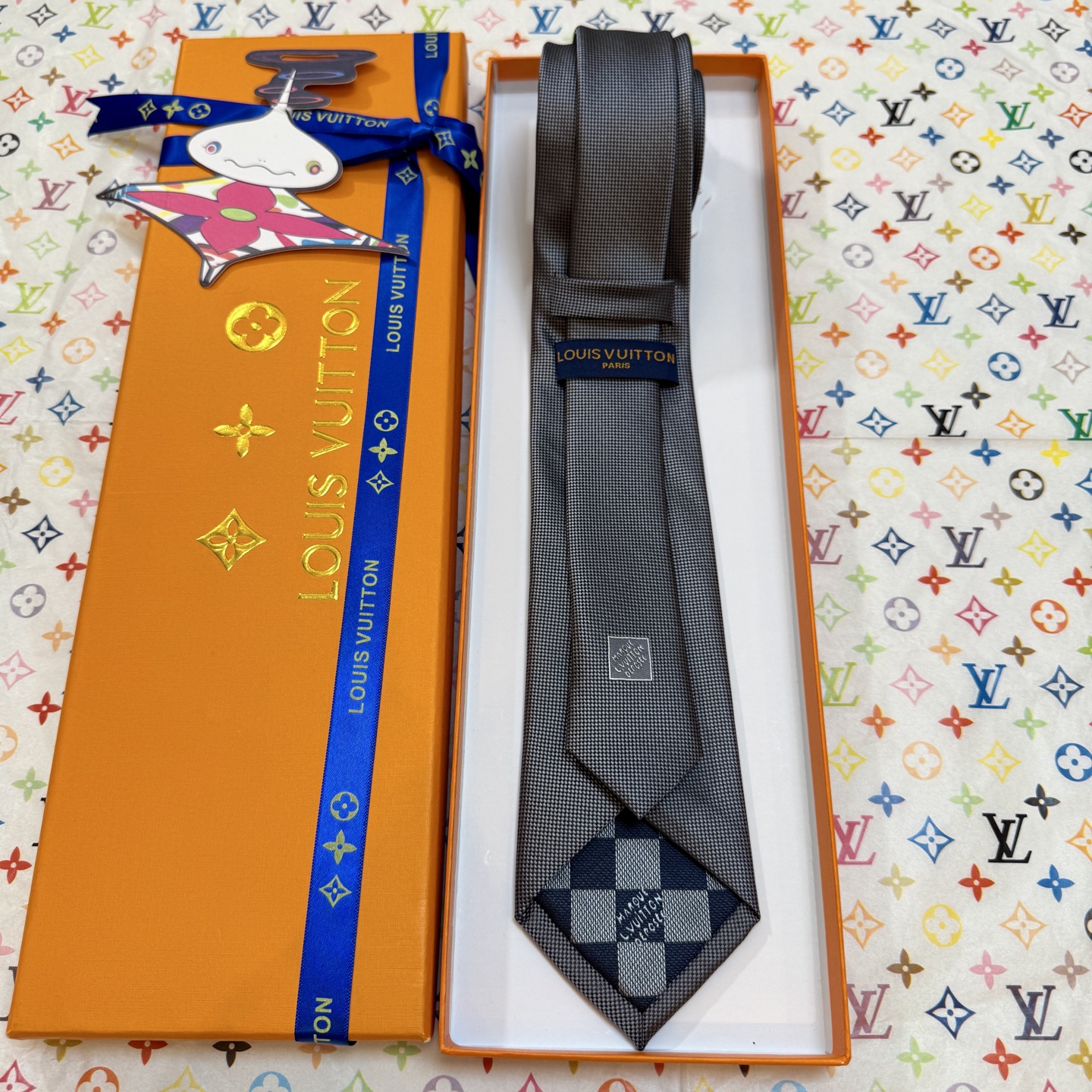 ダミエ柄 ネクタイ ルイ・ヴィトン調 プレゼント ホスト 衣装 高級シルク調 光沢 水色 - 画像 8