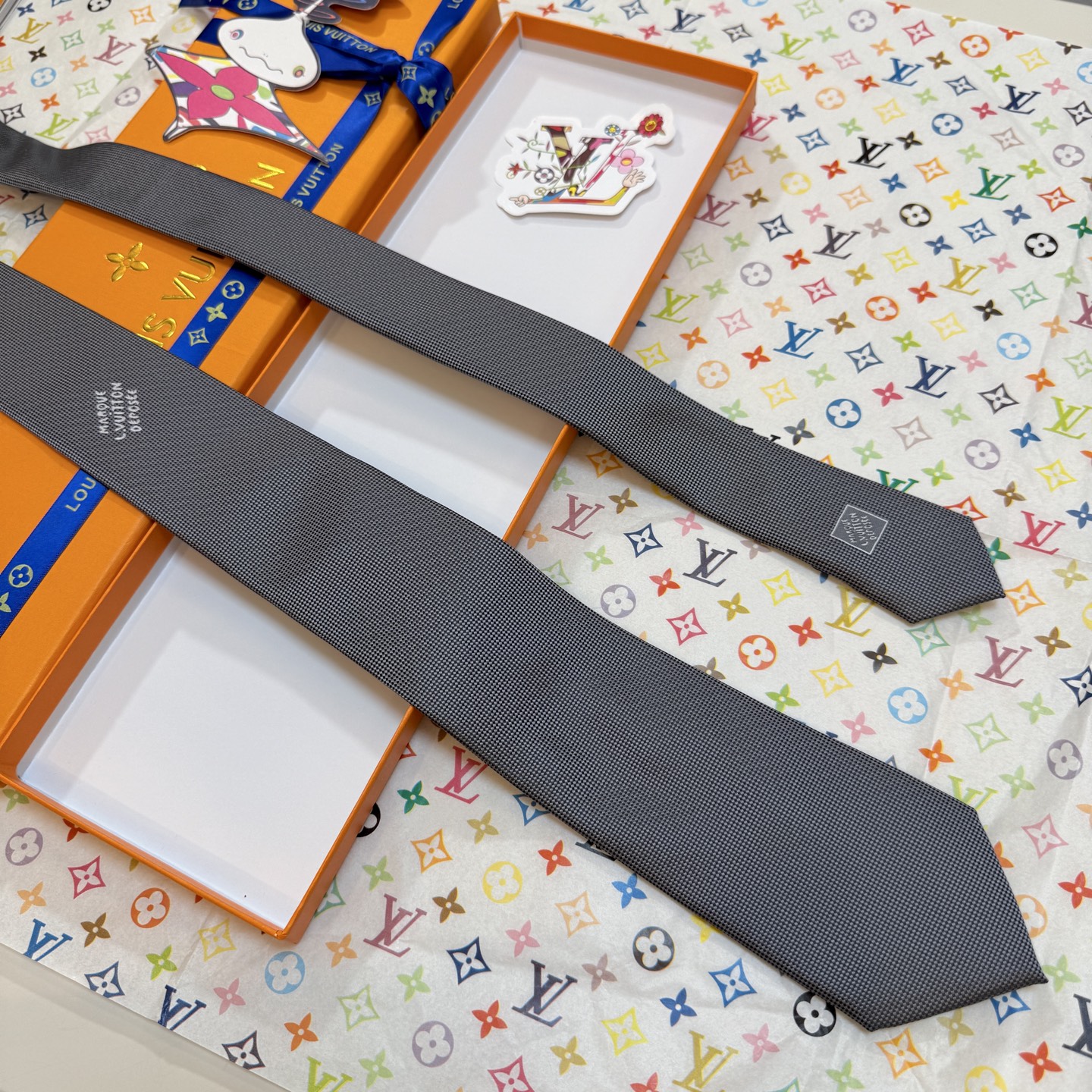 ダミエ柄 ネクタイ ルイ・ヴィトン調 プレゼント ホスト 衣装 高級シルク調 光沢 水色 - 画像 9