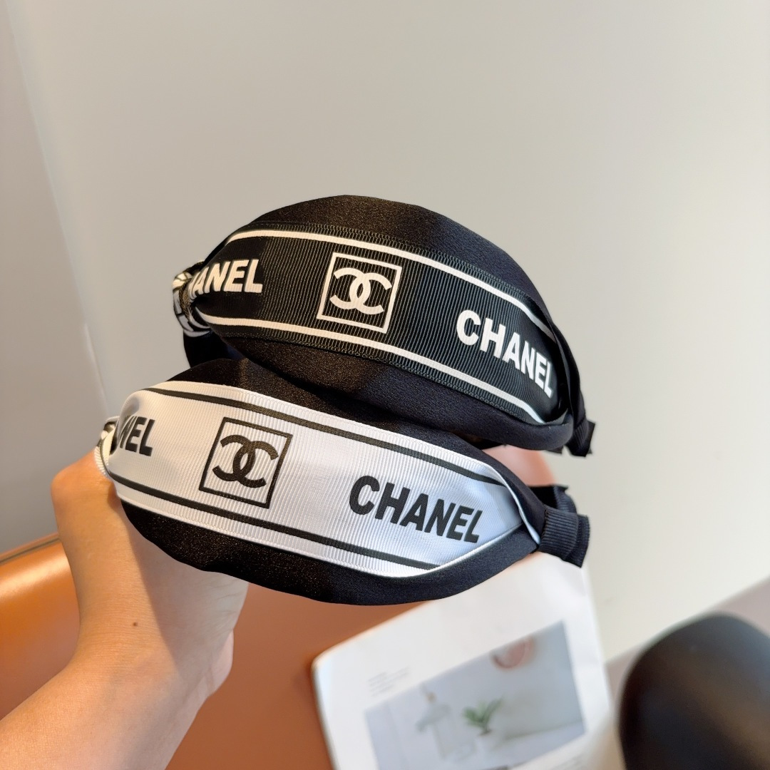 CHANEL シャネル ヘアバンド ロゴ プリント ブラック全2色