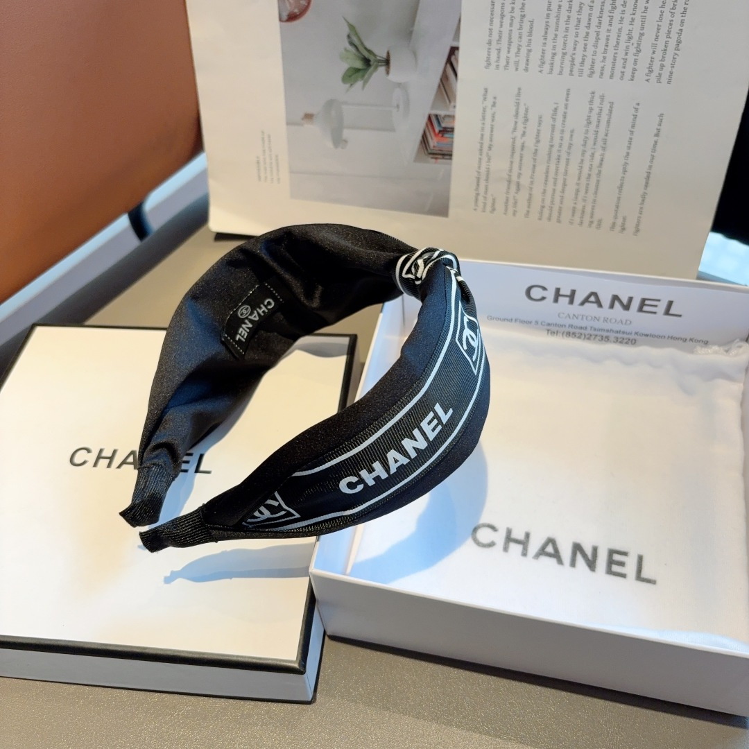 CHANEL シャネル ヘアバンド ロゴ プリント ブラック全2色 - 画像 7