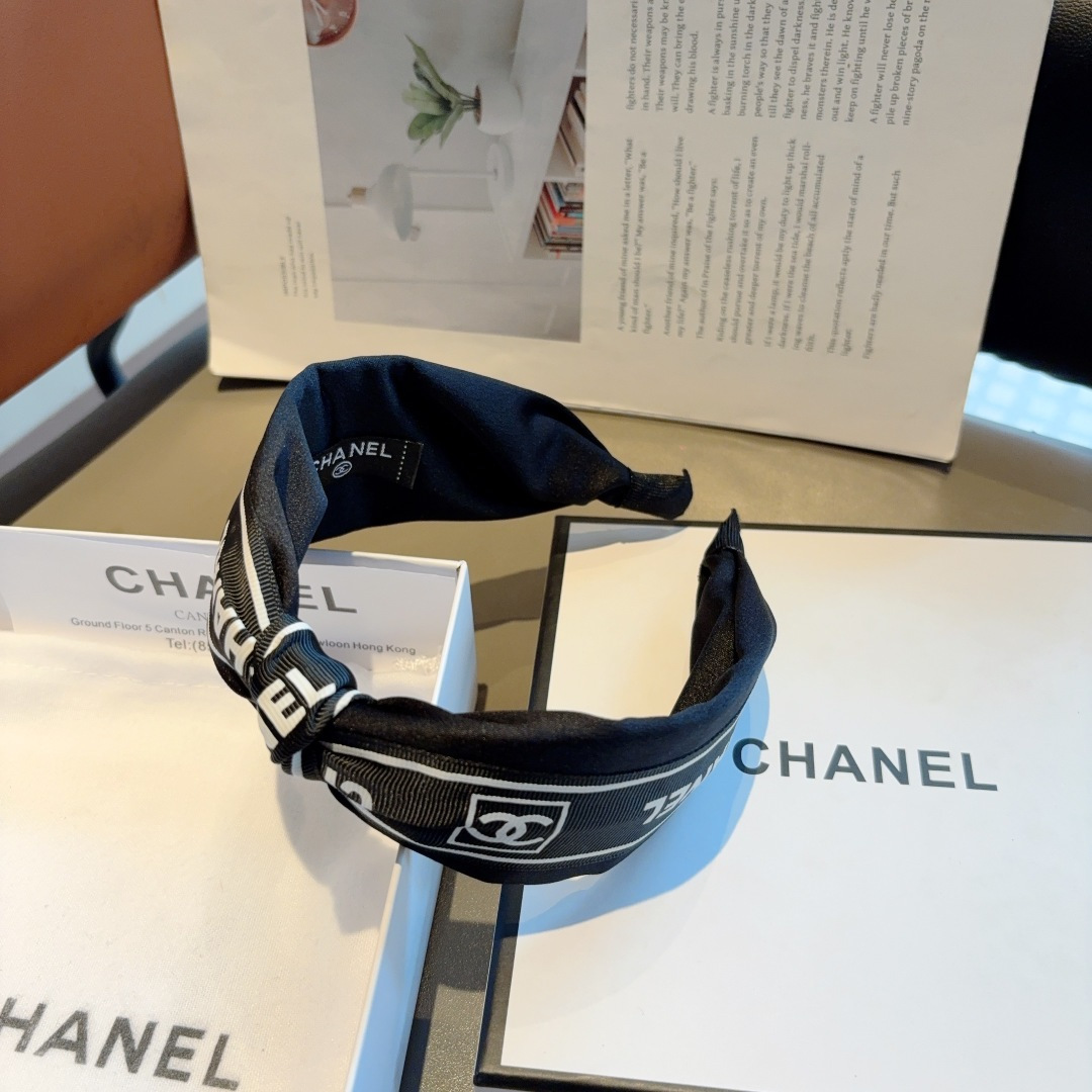 CHANEL シャネル ヘアバンド ロゴ プリント ブラック全2色 - 画像 8