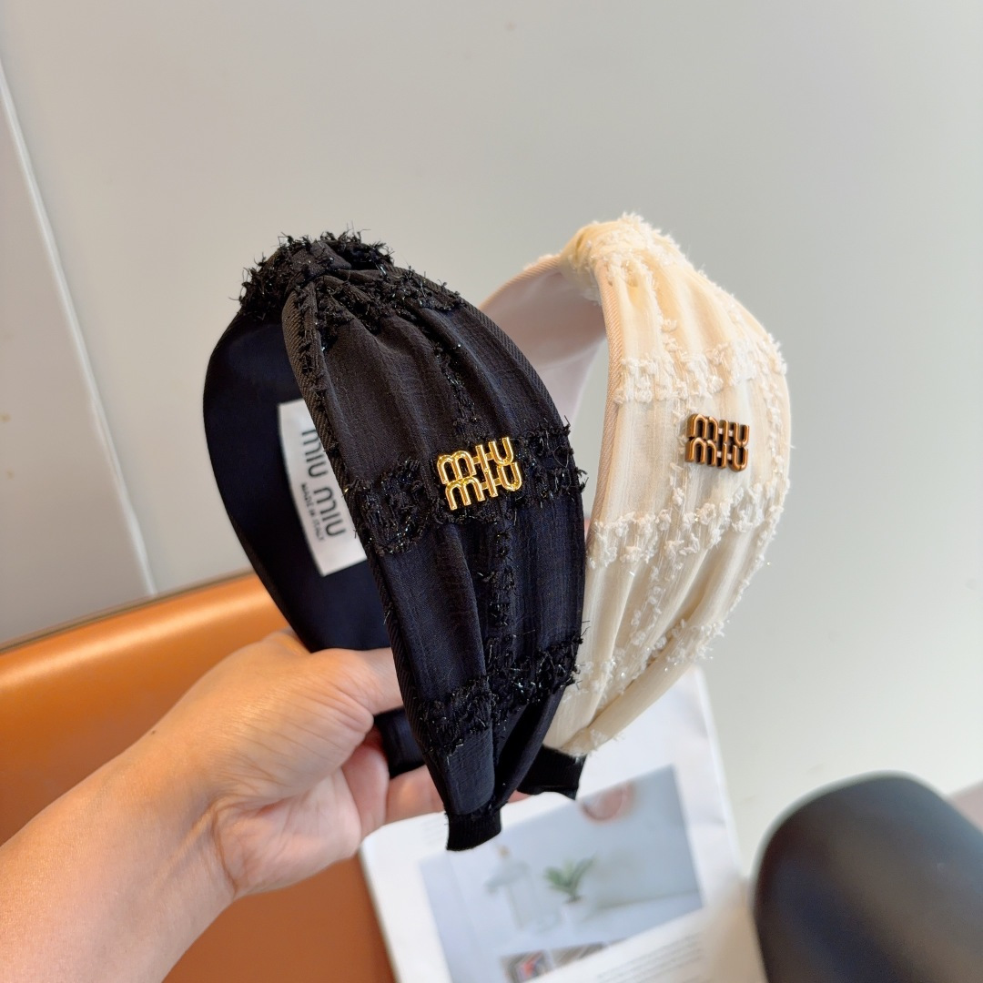 MIU MIU ミウミウ ヘアバンド フラットヘアバンド ファッション ブランド シルク ブラック ベージュ 全2色 - 画像 3