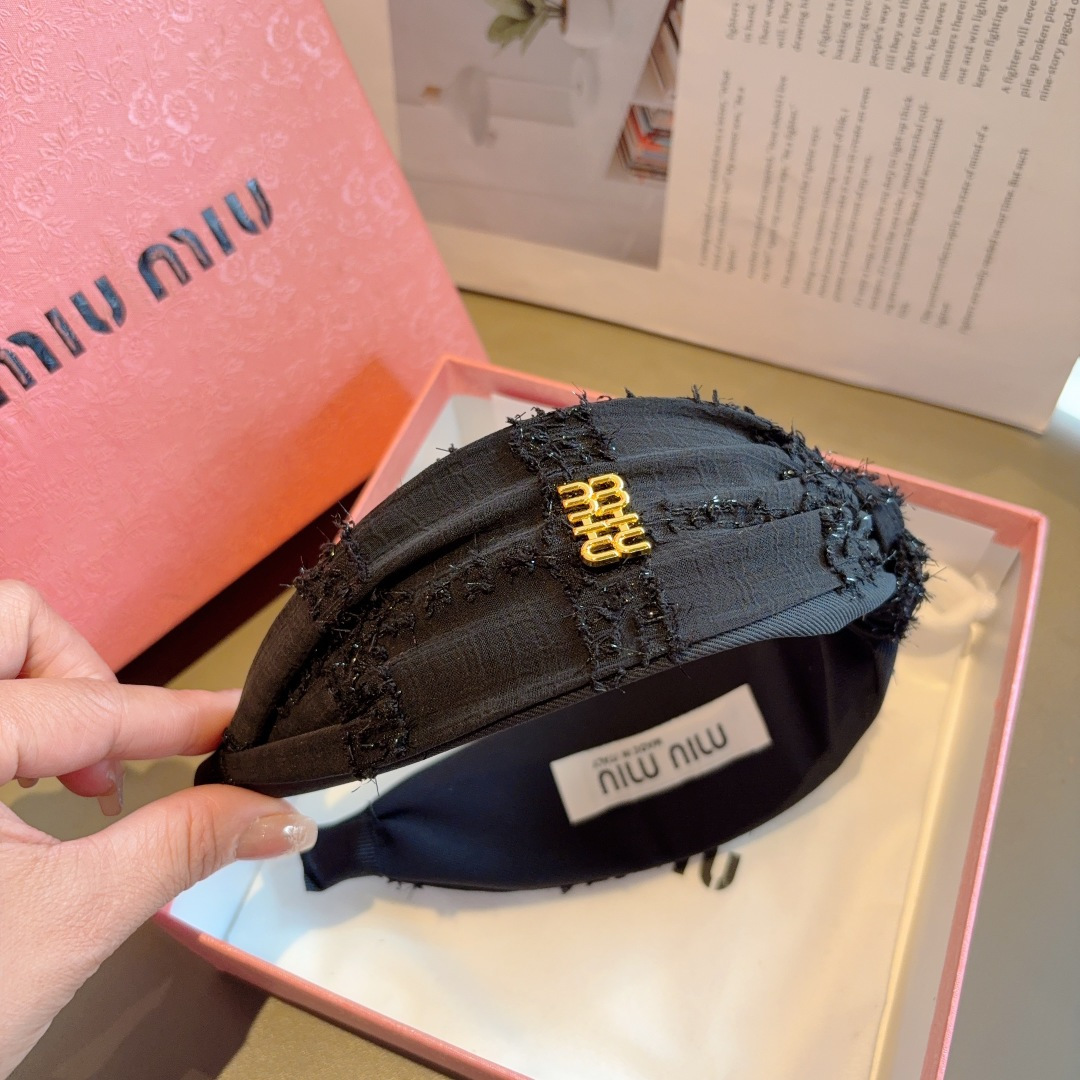 MIU MIU ミウミウ ヘアバンド フラットヘアバンド ファッション ブランド シルク ブラック ベージュ 全2色 - 画像 7