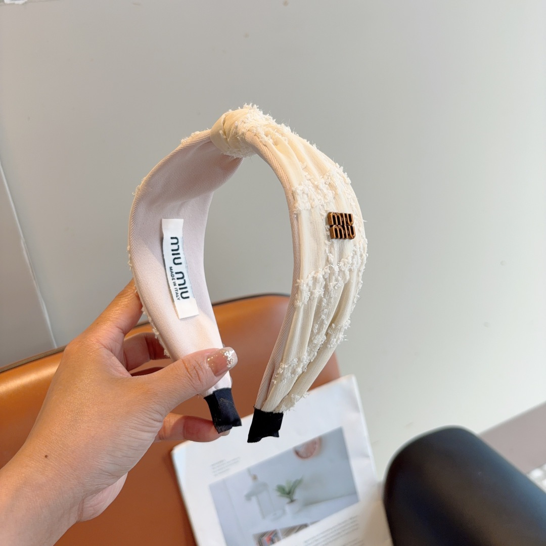 MIU MIU ミウミウ ヘッドバンド 本革 軽量 全2色 - 画像 2