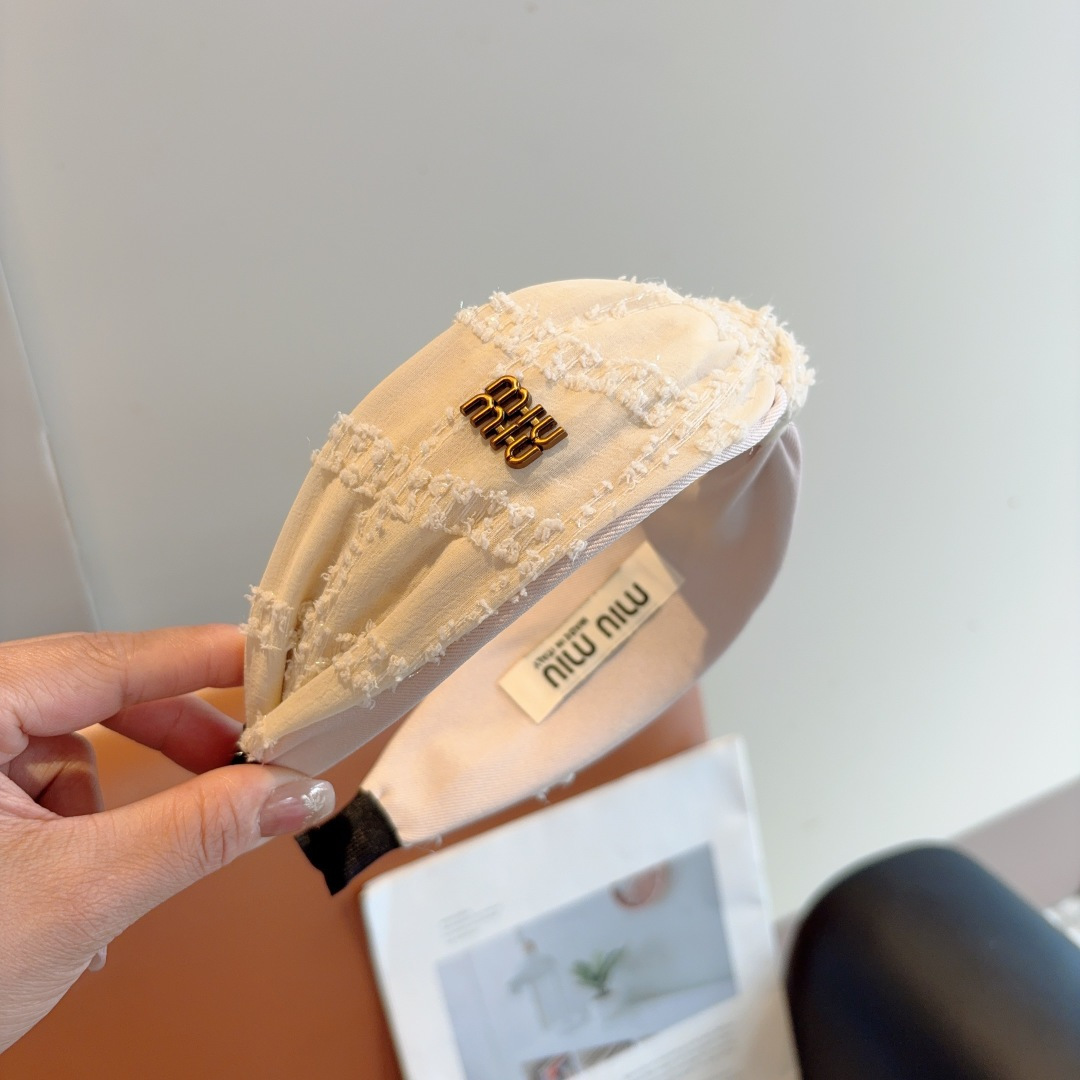 MIU MIU ミウミウ ヘッドバンド 本革 軽量 全2色 - 画像 3