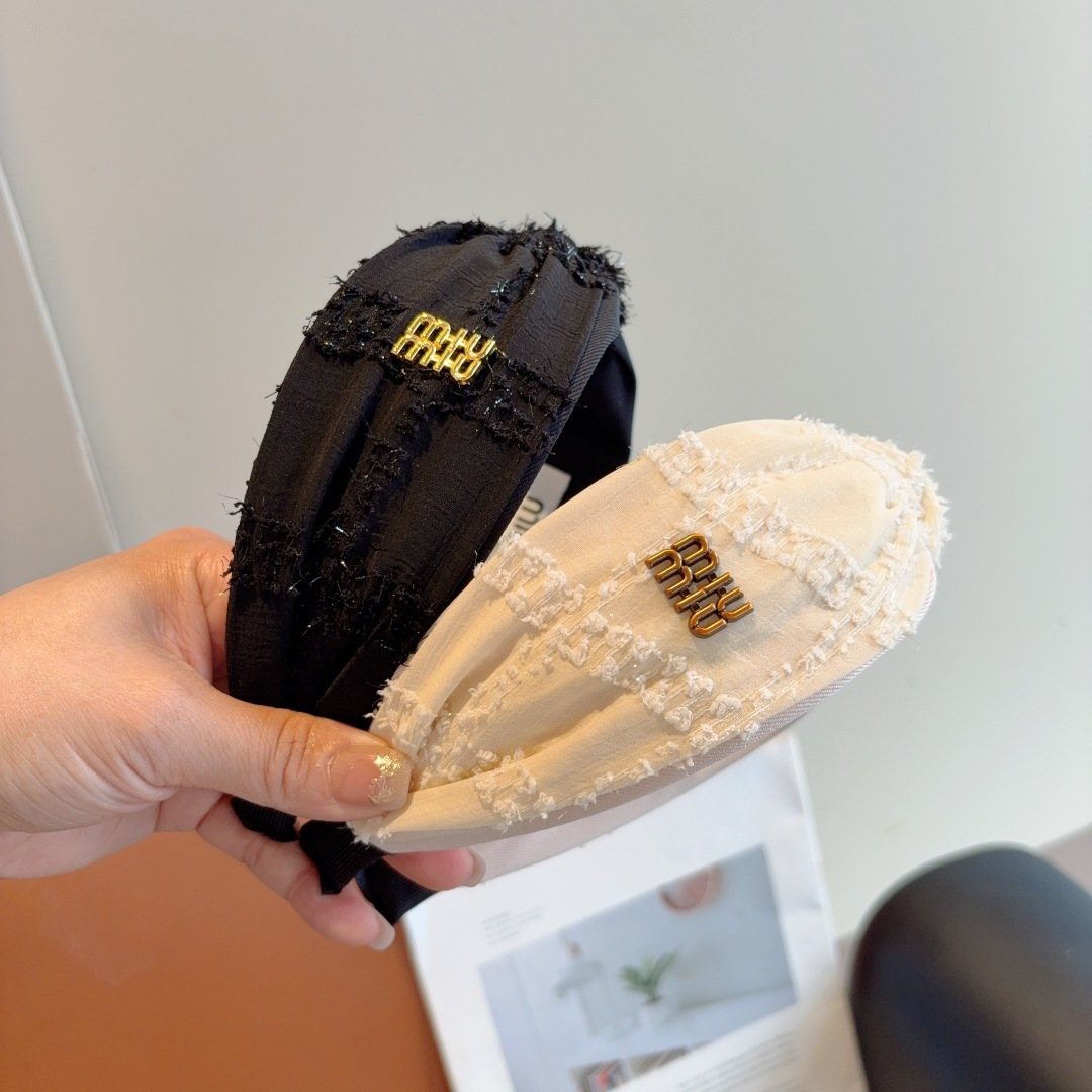MIU MIU ミウミウ ヘッドバンド 本革 軽量 全2色 - 画像 4