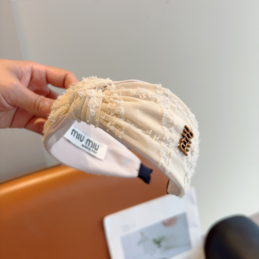 MIU MIU ミウミウ ヘッドバンド 本革 軽量 全2色 - 画像 5