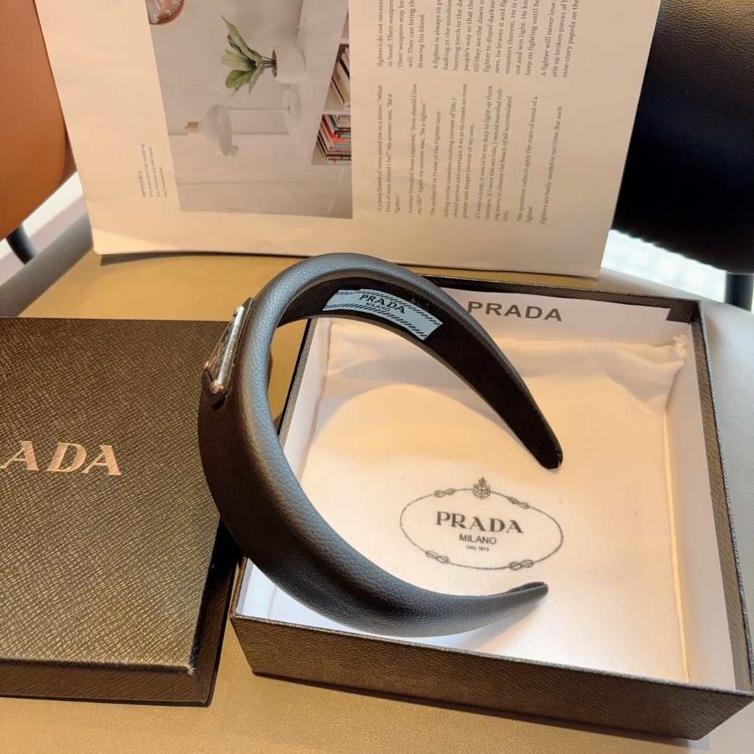 PRADA プラダ ヘッドバンド 本革 三角ロゴ ブラック ホワイト 全2色 - 画像 5