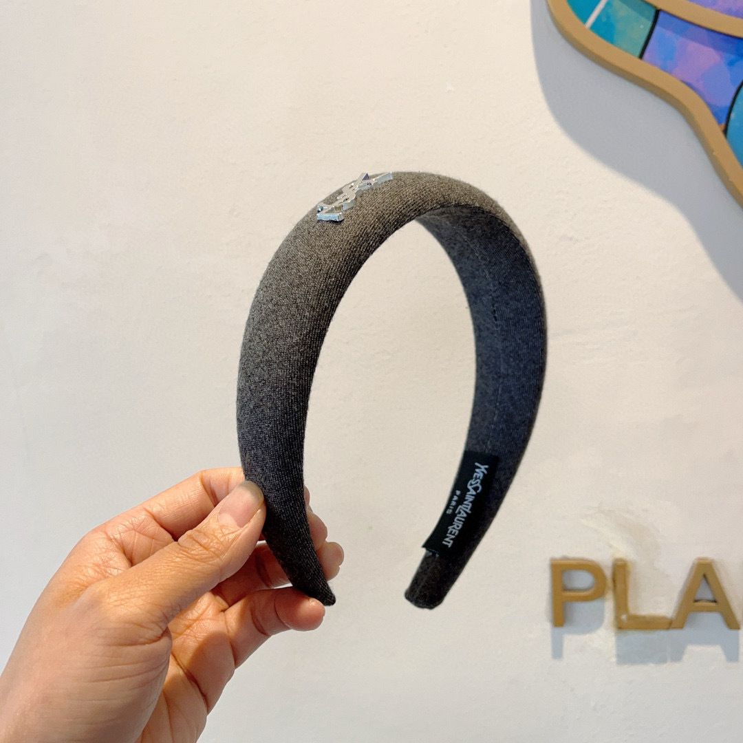 YSL イヴサンローラン ヘアアクセサリー 本革 ブラック