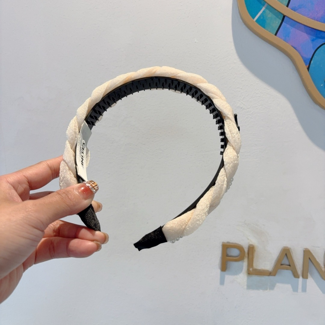 CELINE シェリーヌ ヘアバンド 本革 ブランド 通勤 通学 全2色 - 画像 4