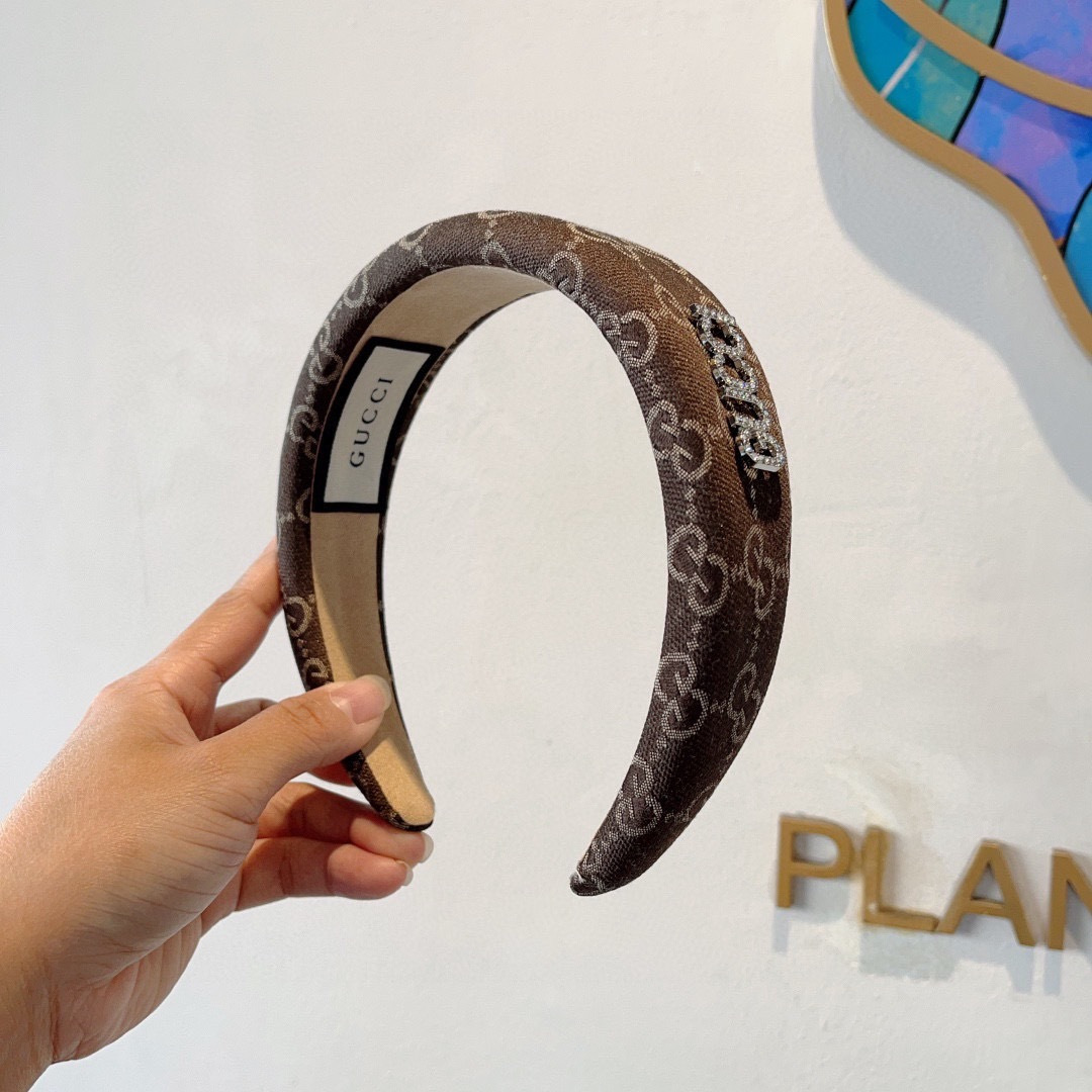 GUCCI グッチ ヘアアクセサリー ヘアバンド シルバー ブラック ベージュ ダイヤモンド風 インポート 10cm 全3色 - 画像 2