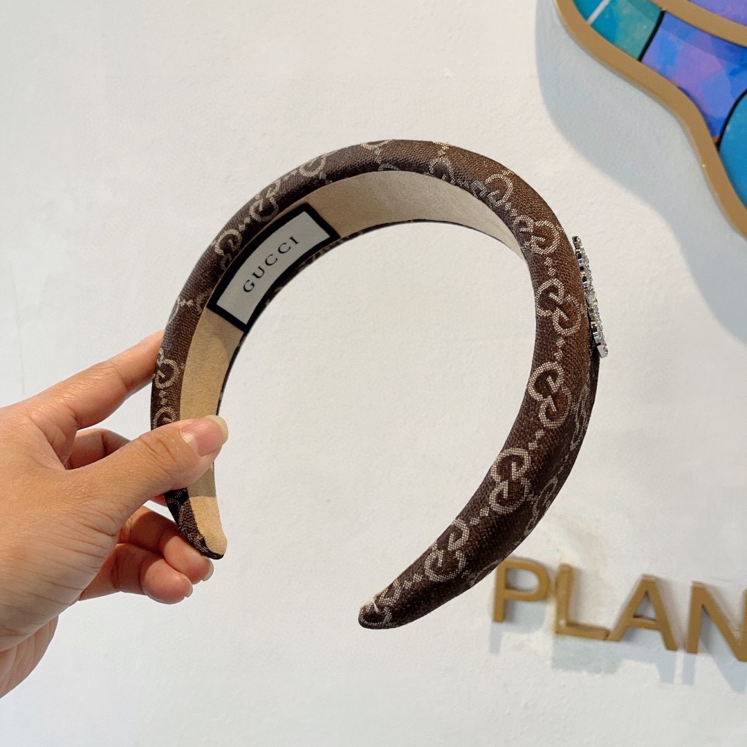 GUCCI グッチ ヘアアクセサリー ヘアバンド シルバー ブラック ベージュ ダイヤモンド風 インポート 10cm 全3色 - 画像 4