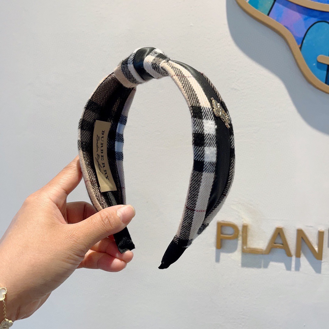 BURBERRY バーバリー ヘアバンド ブラック チェック シルク ミニバーバリー ロゴ 35〜60全角文字 - 画像 2