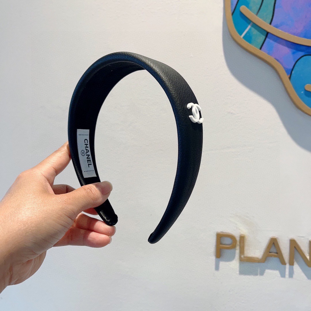 CHANEL シャネル ヘアバンド 本革 通勤 ブラック ホワイト