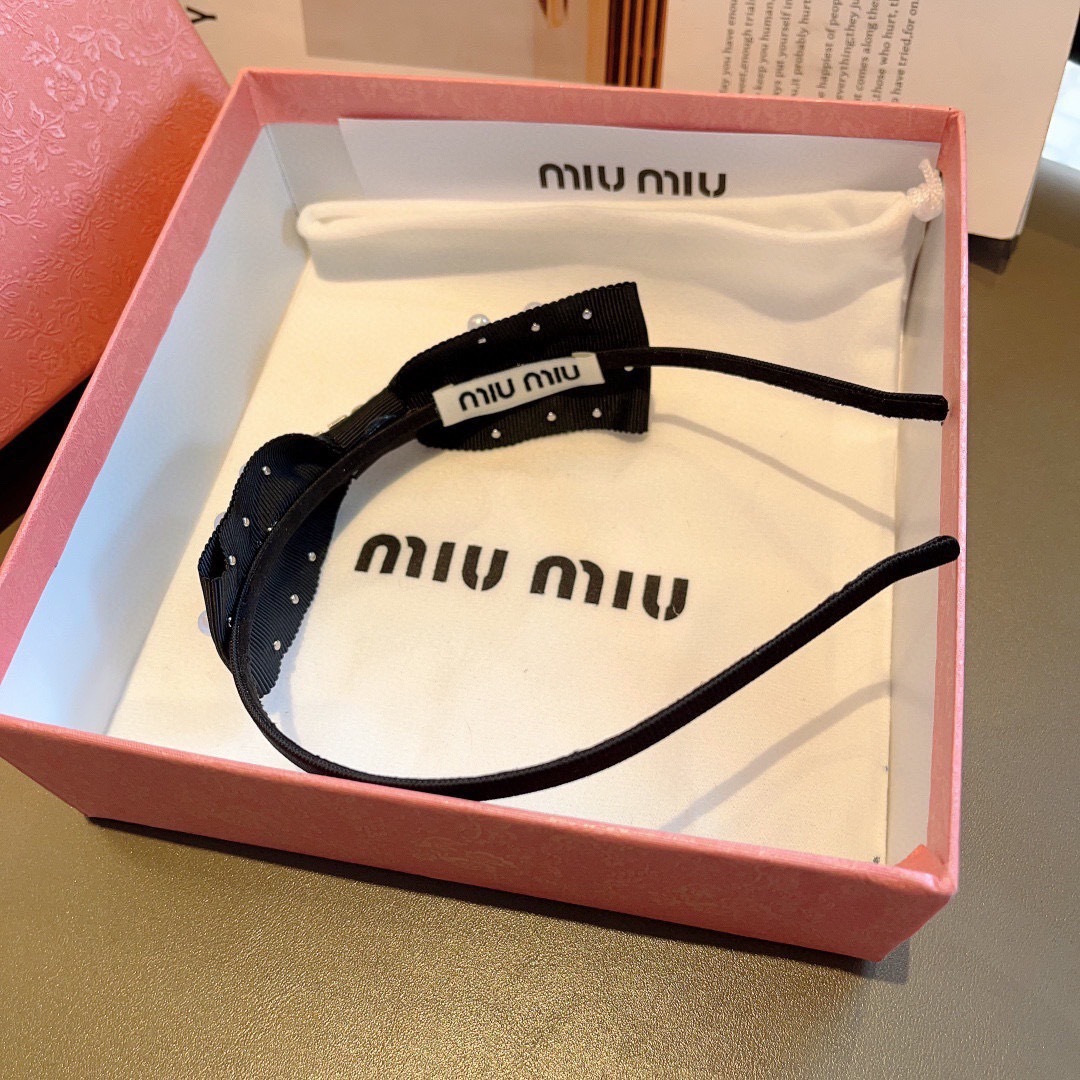 MIU MIU ミウミウ ヘアアクセサリー ピアス 豪華 ブランド ブラック 全1色 - 画像 8