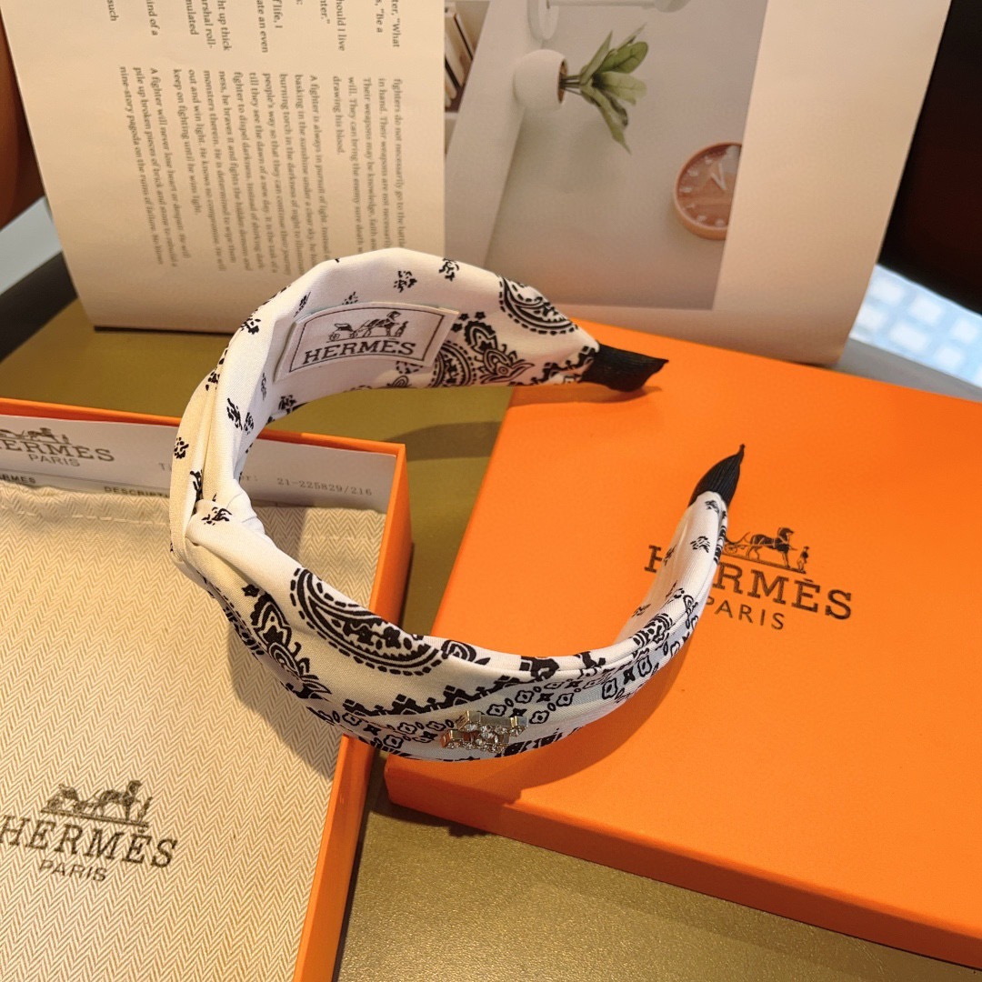 HERMES ヘルメス シルクヘッドバンド バンダナ柄 ブラック 全2色 - 画像 7