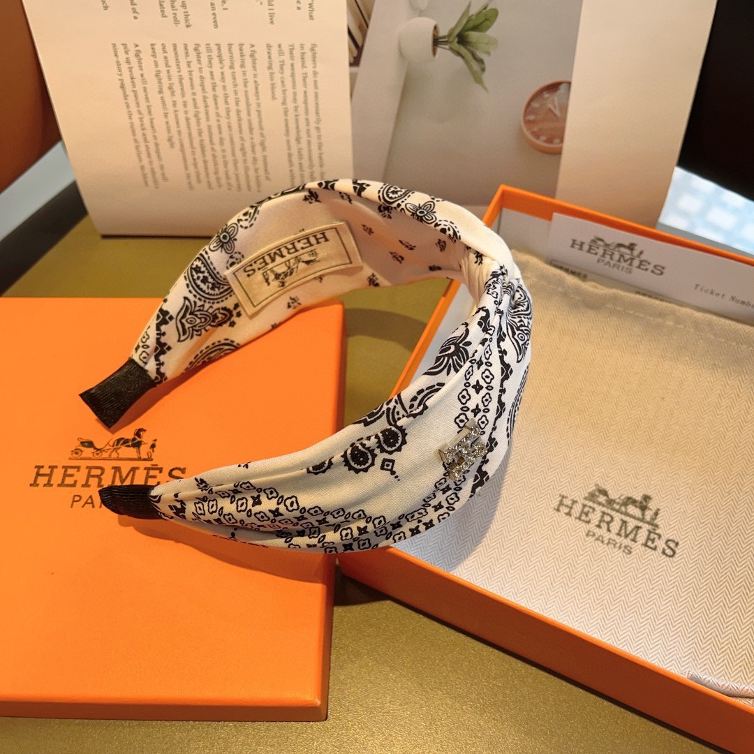HERMES ヘルメス シルクヘッドバンド バンダナ柄 ブラック 全2色 - 画像 8