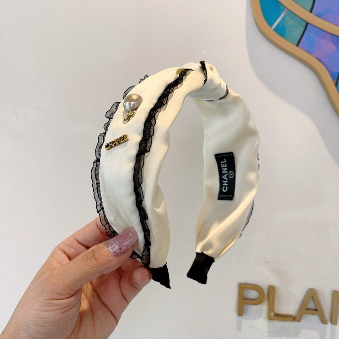 CHANEL シャネル ヘアバンド フリル 本革 ブランド ブラック ベージュ クラシック 100%本革 ミニパール ヘアアクセサリー ブラック 他2色展開