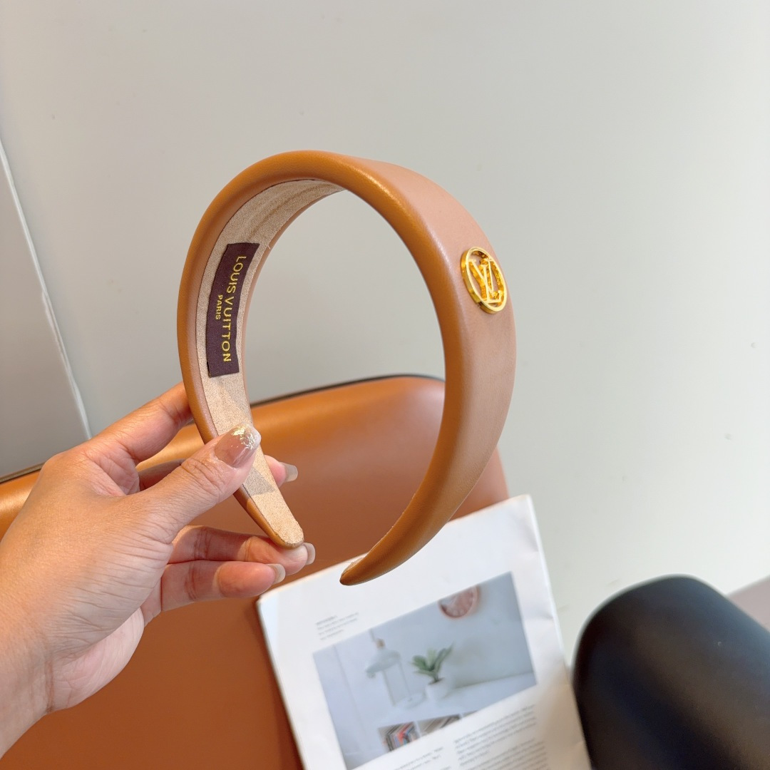 LOUIS VUITTON ルイヴィトン ヘアバンド 本革 ブランド ブラック ホワイト ベージュ 全3色 - 画像 2