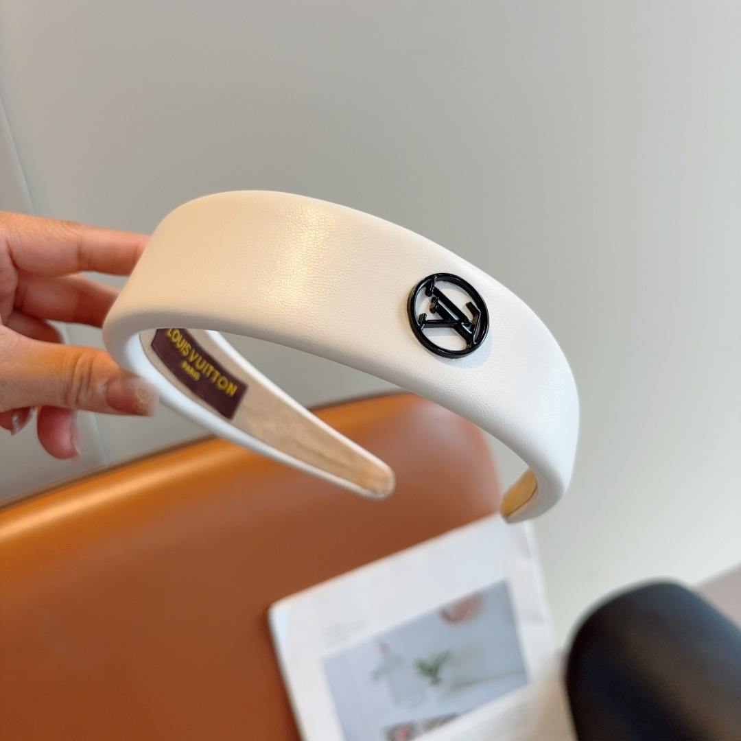 LOUIS VUITTON ルイヴィトン ヘアアクセサリー 本革 通勤 全3色 - 画像 3