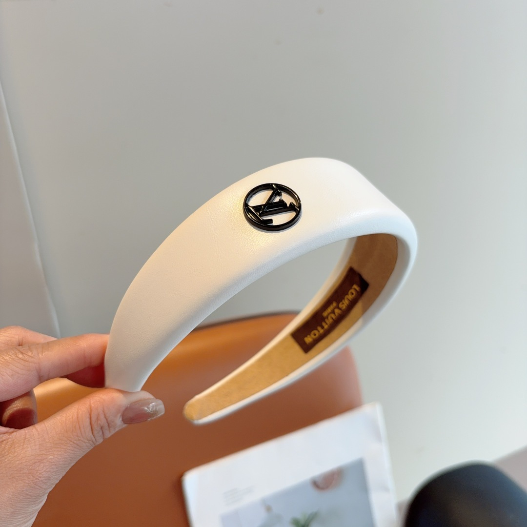 LOUIS VUITTON ルイヴィトン ヘアアクセサリー 本革 通勤 全3色 - 画像 5