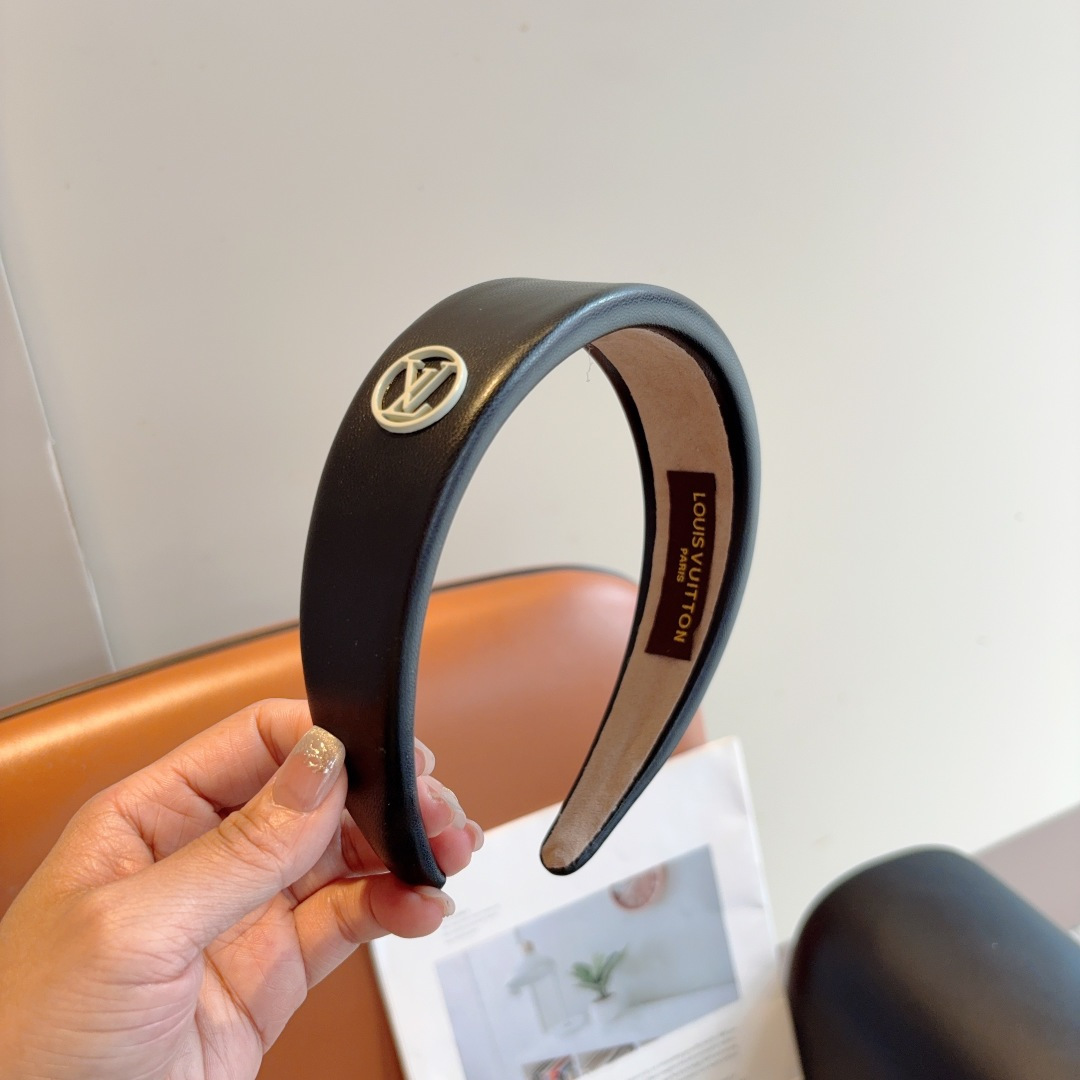 LOUIS VUITTON ルイヴィトン ヘアバンド 本革 ブラック ホワイト オレンジ ブルー 全4色