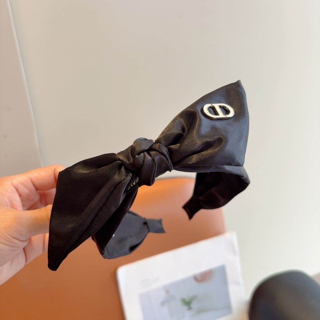 CHRISTIAN DIOR ディオール ヘアバンド 本革 通勤 全2色 - 画像 5