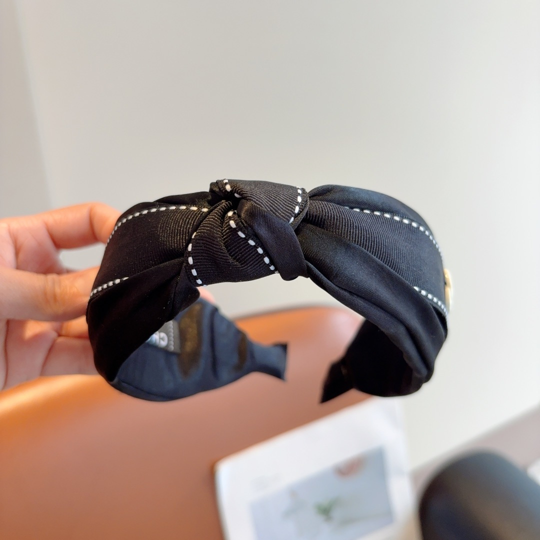 CHANEL シャネル ヘアバンド 本革 ブランド コンチョ ブラック - 画像 3