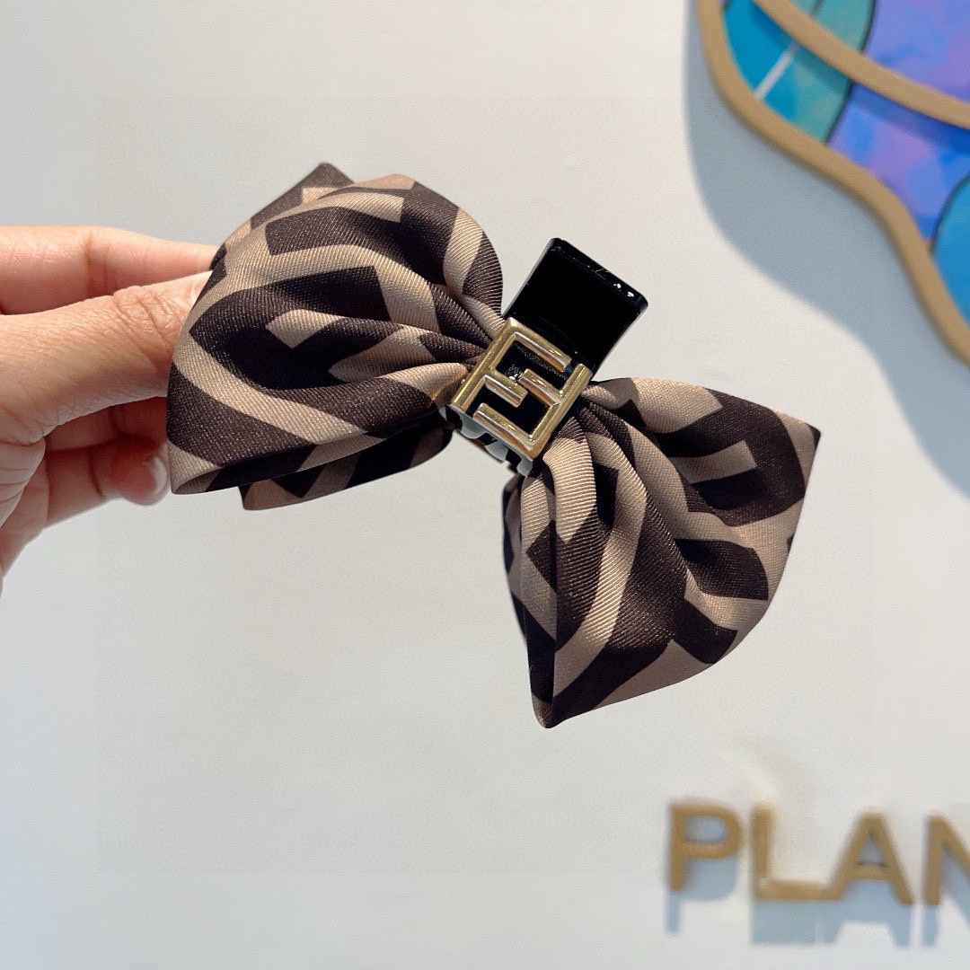 FENDI フェンディ ヘアクリップ ファッション ブラック 全1色 - 画像 5