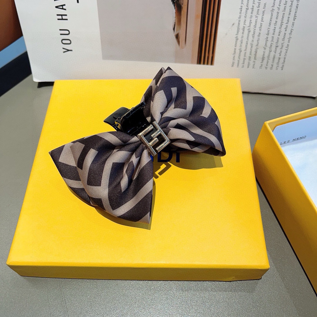 FENDI フェンディ ヘアクリップ ファッション ブラック 全1色 - 画像 9