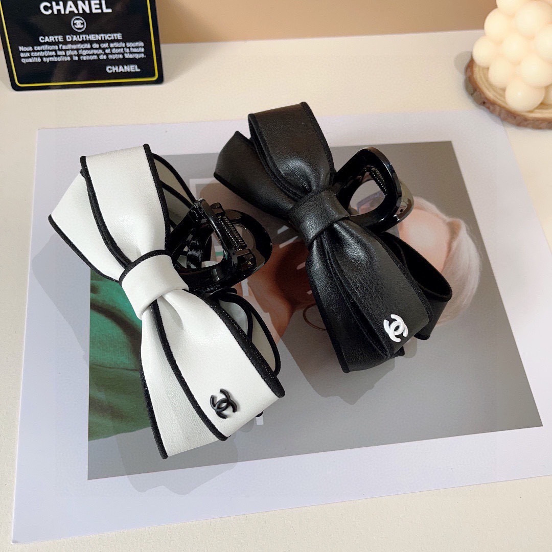 CHANEL シャネル ヘアクリップ フラットヘアアクセサリー 本革 ブラック ホワイト 全2色 - 画像 7