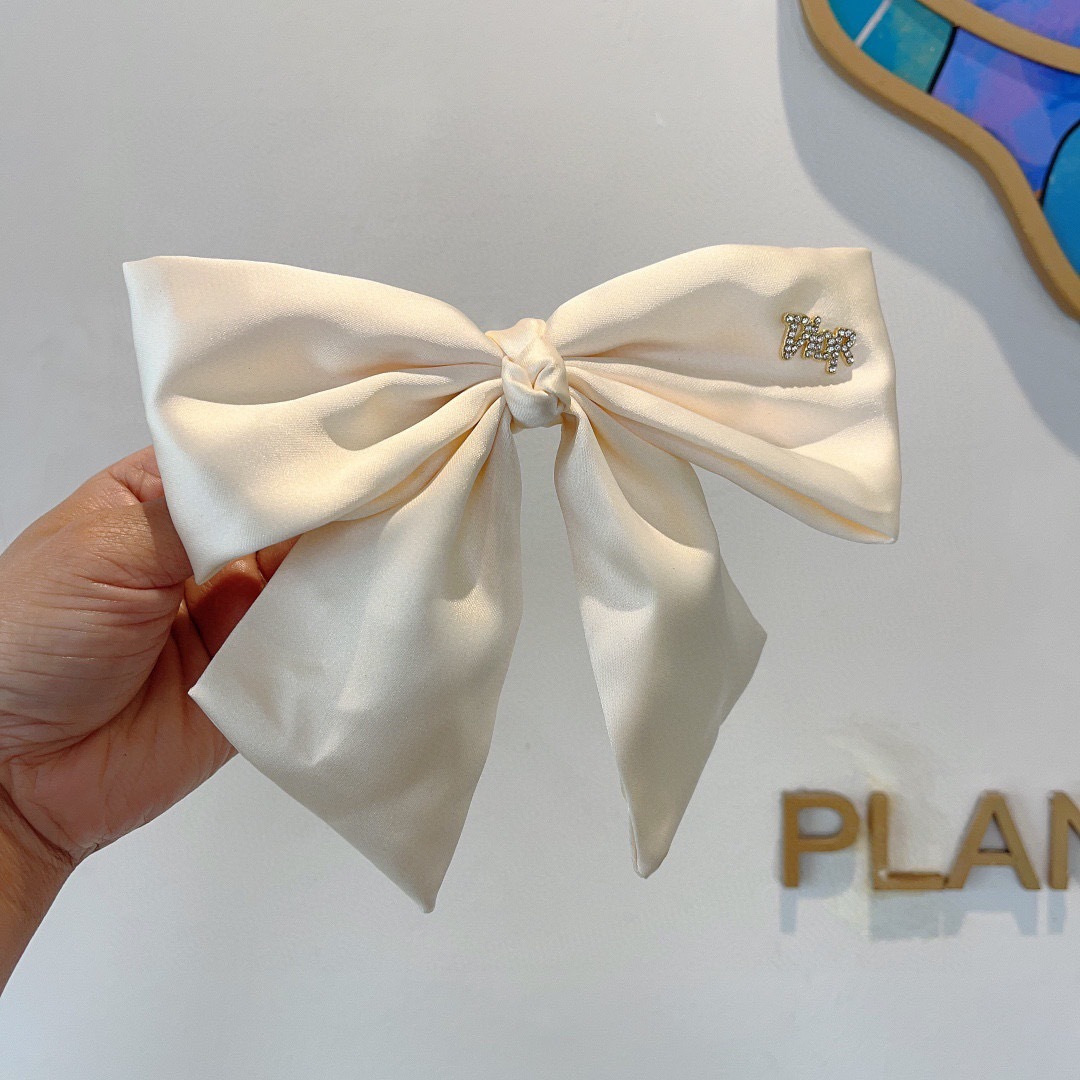 Dior ディオール ヘアクリップ 本革 シルク プチサイズ 3色展開