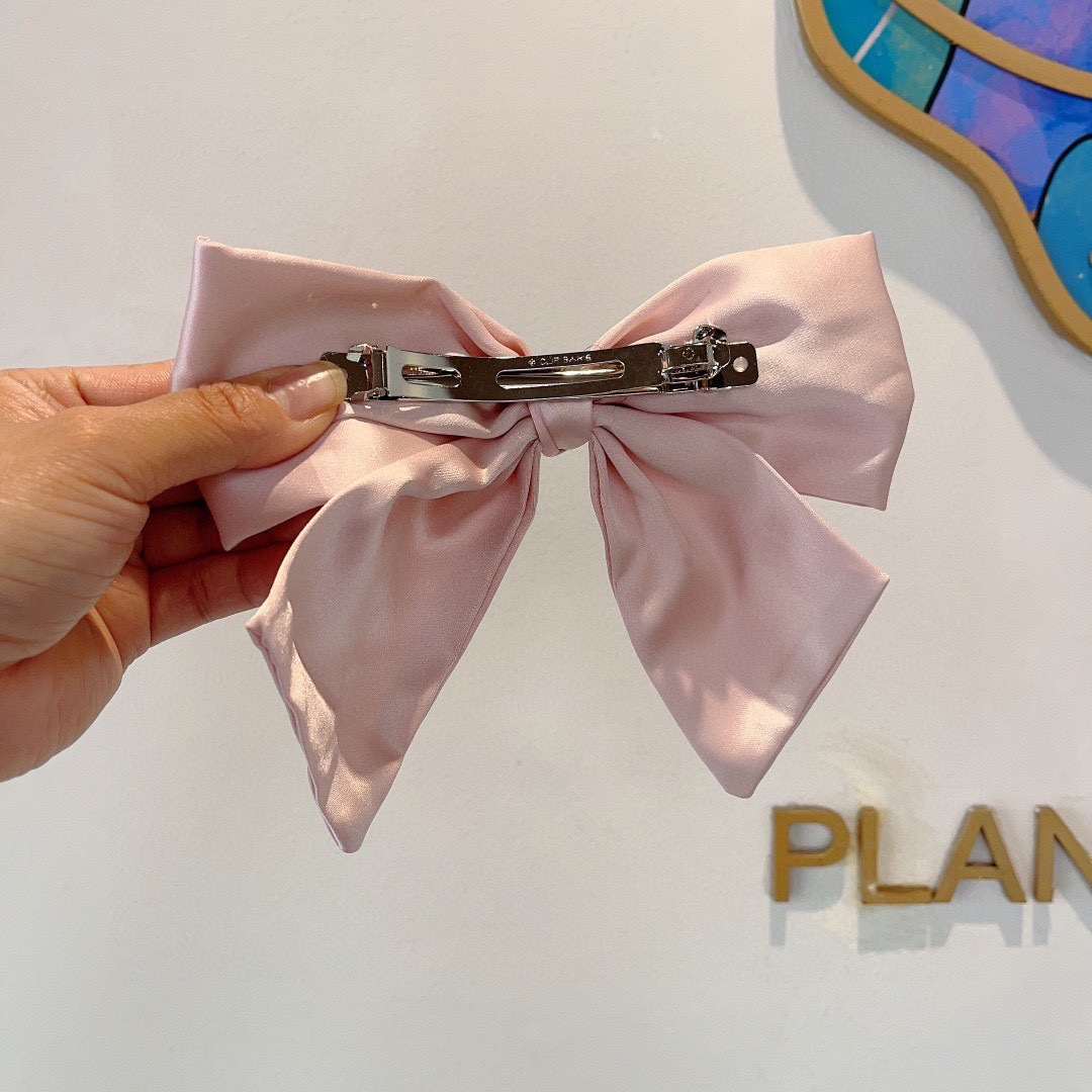 Dior ディオール ヘアアクセサリー ヘアクリップ フラットリボン シルク ピンク ブラック ホワイト 全3色 - 画像 4