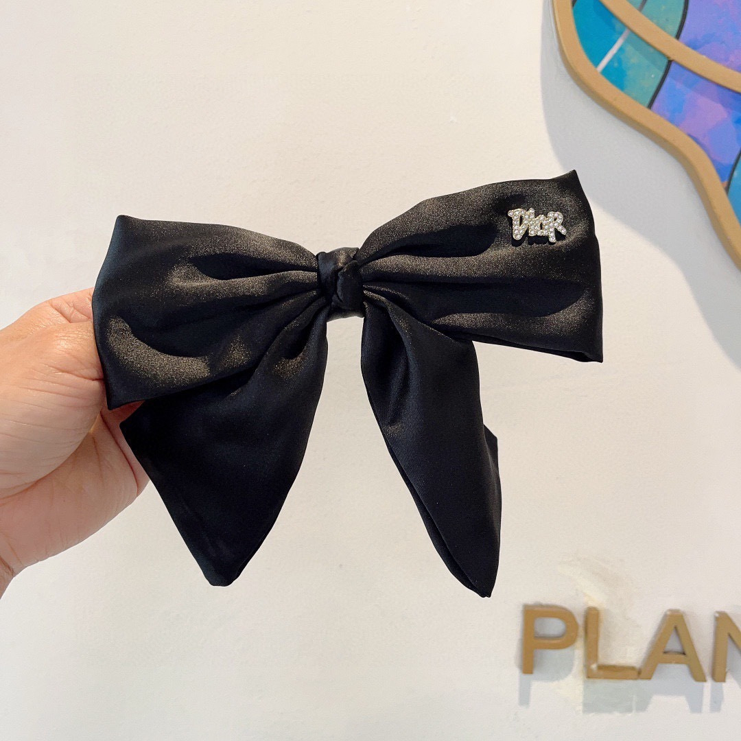 Dior ディオール ヘアアクセント ヘアクリップ ブラック ピンク ホワイト 全3色