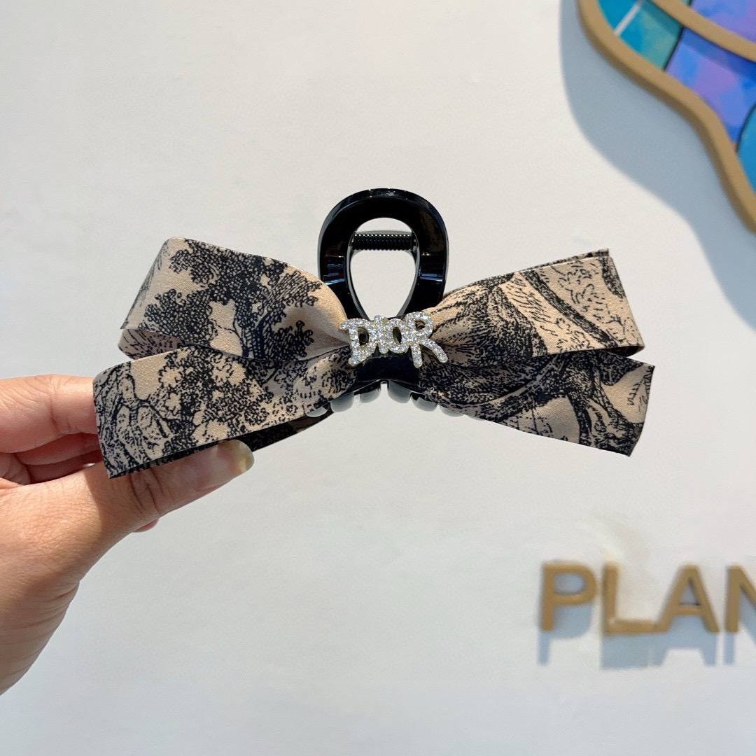 DIOR ディオール ヘアクリップ フラットヘアクリップ ディオールロゴ ブラック ベージュ 全2色