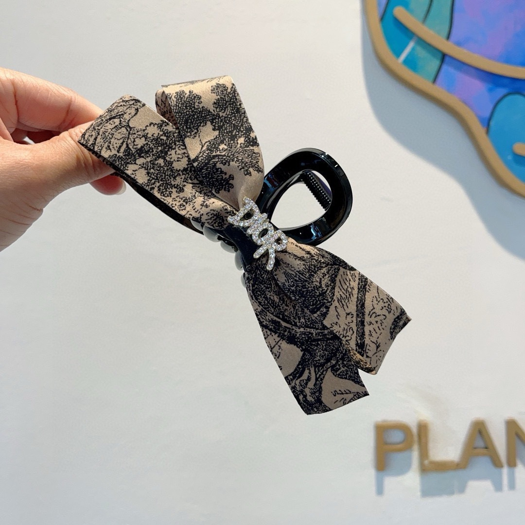 DIOR ディオール ヘアクリップ フラットヘアクリップ ディオールロゴ ブラック ベージュ 全2色 - 画像 2