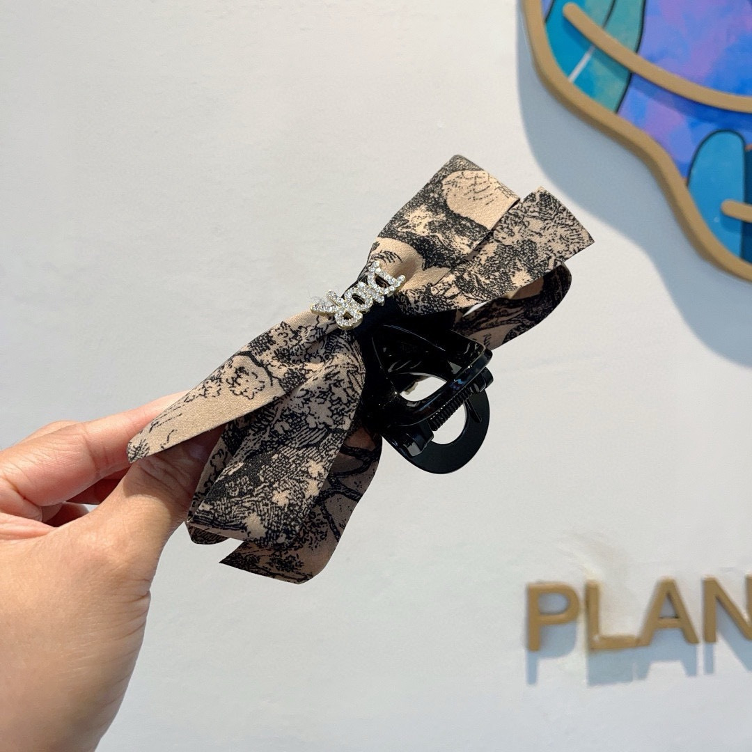 DIOR ディオール ヘアクリップ フラットヘアクリップ ディオールロゴ ブラック ベージュ 全2色 - 画像 4