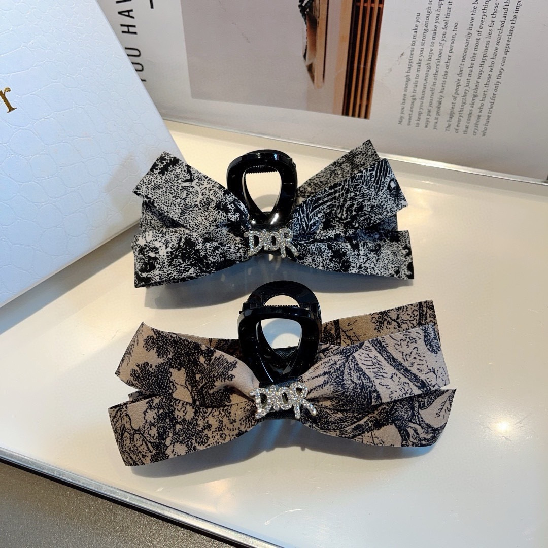 DIOR ディオール ヘアクリップ フラットヘアアクセサリー ブラック ベージュ 全2色