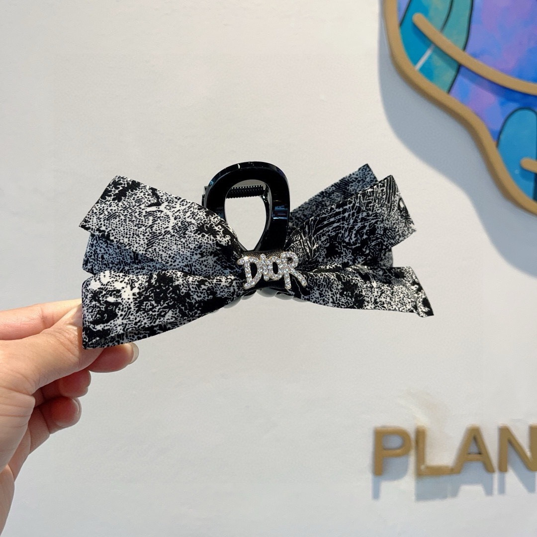 DIOR ディオール ヘアクリップ フラットヘアアクセサリー ブラック ベージュ 全2色 - 画像 2