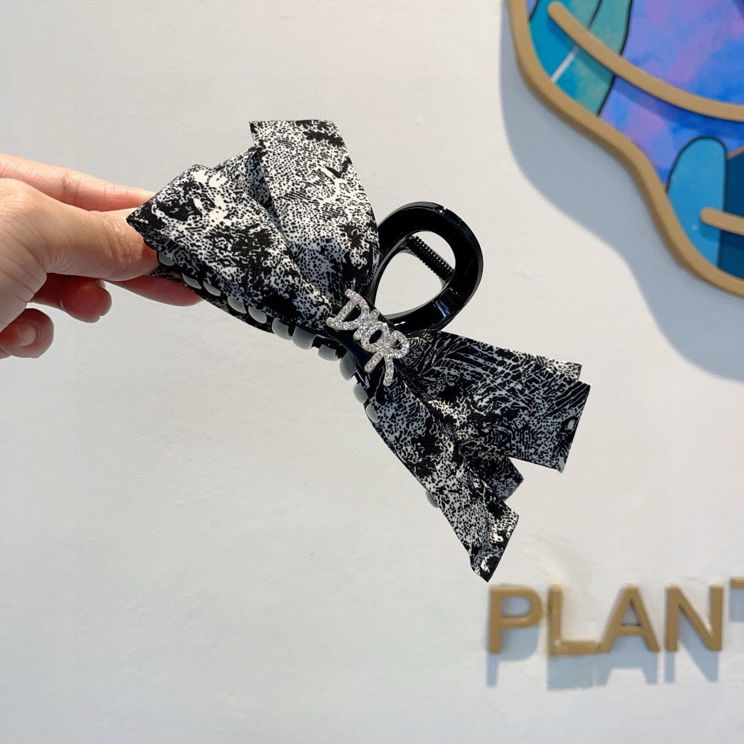 DIOR ディオール ヘアクリップ フラットヘアアクセサリー ブラック ベージュ 全2色 - 画像 4