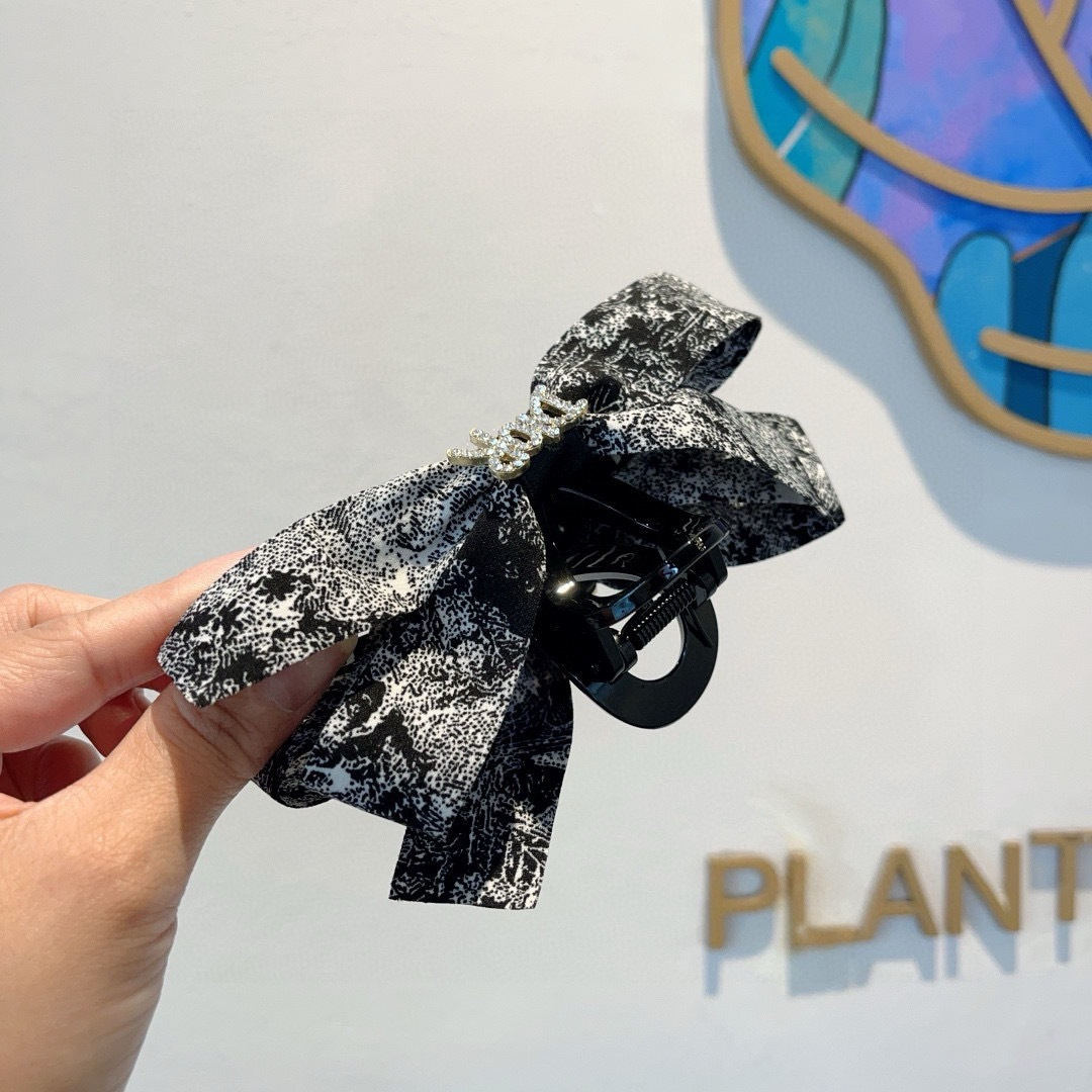 DIOR ディオール ヘアクリップ フラットヘアアクセサリー ブラック ベージュ 全2色 - 画像 5